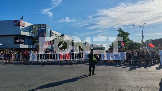 Protest na dve lokacije 
